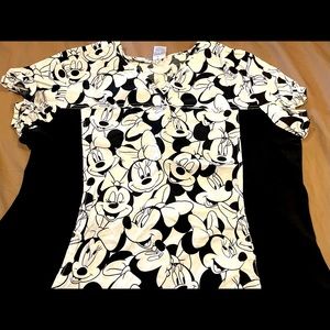Minnie Mouse Disney 3xl scrub top